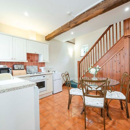 Gaskell Arms Hotel Мъч Уенлок Екстериор снимка