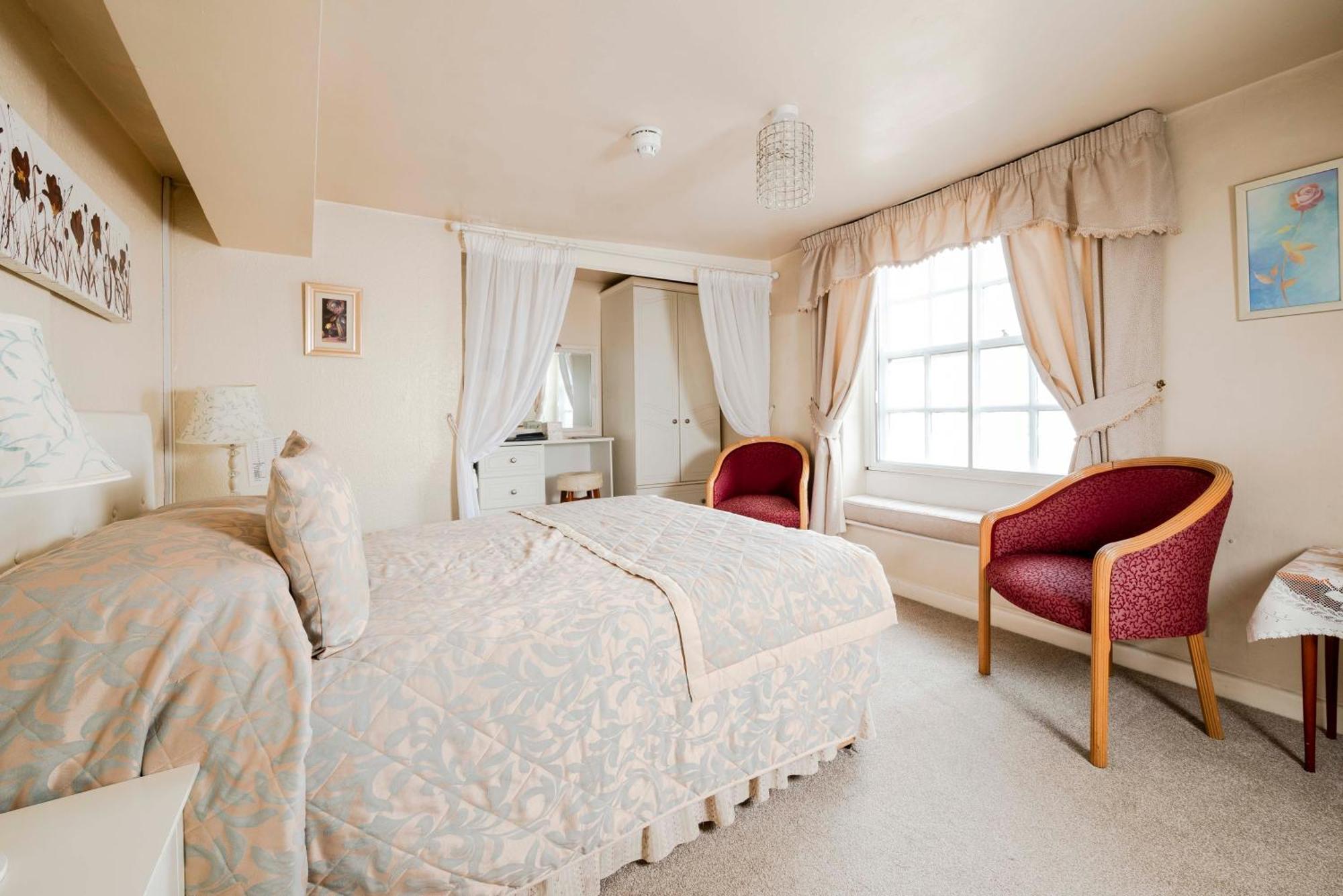 Gaskell Arms Hotel Мъч Уенлок Екстериор снимка