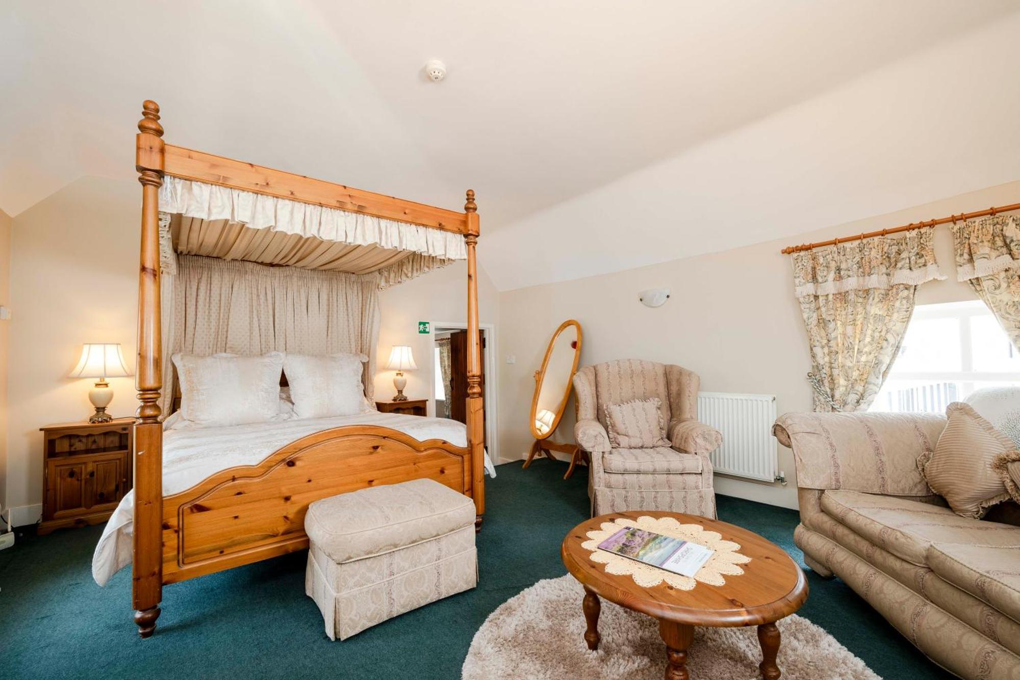 Gaskell Arms Hotel Мъч Уенлок Екстериор снимка