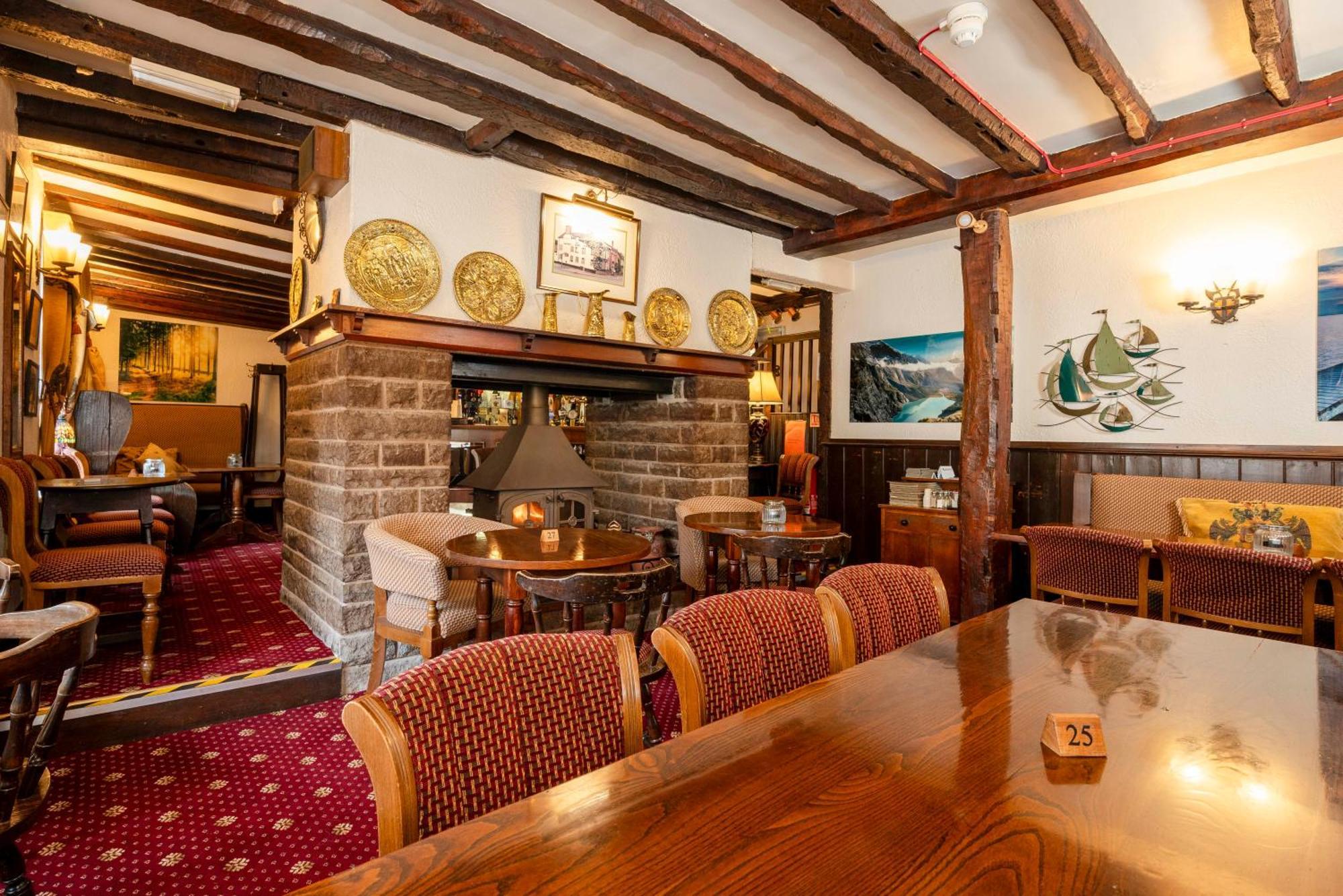 Gaskell Arms Hotel Мъч Уенлок Екстериор снимка