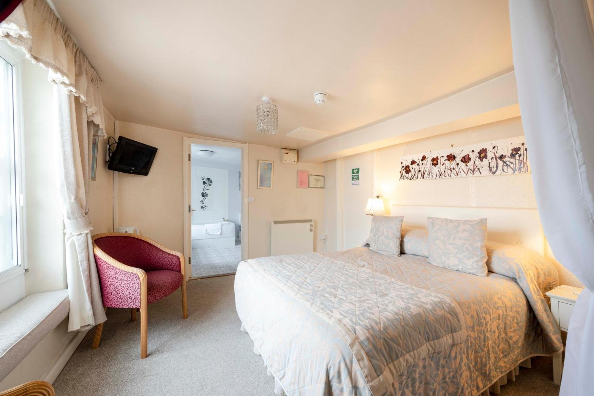 Gaskell Arms Hotel Мъч Уенлок Екстериор снимка