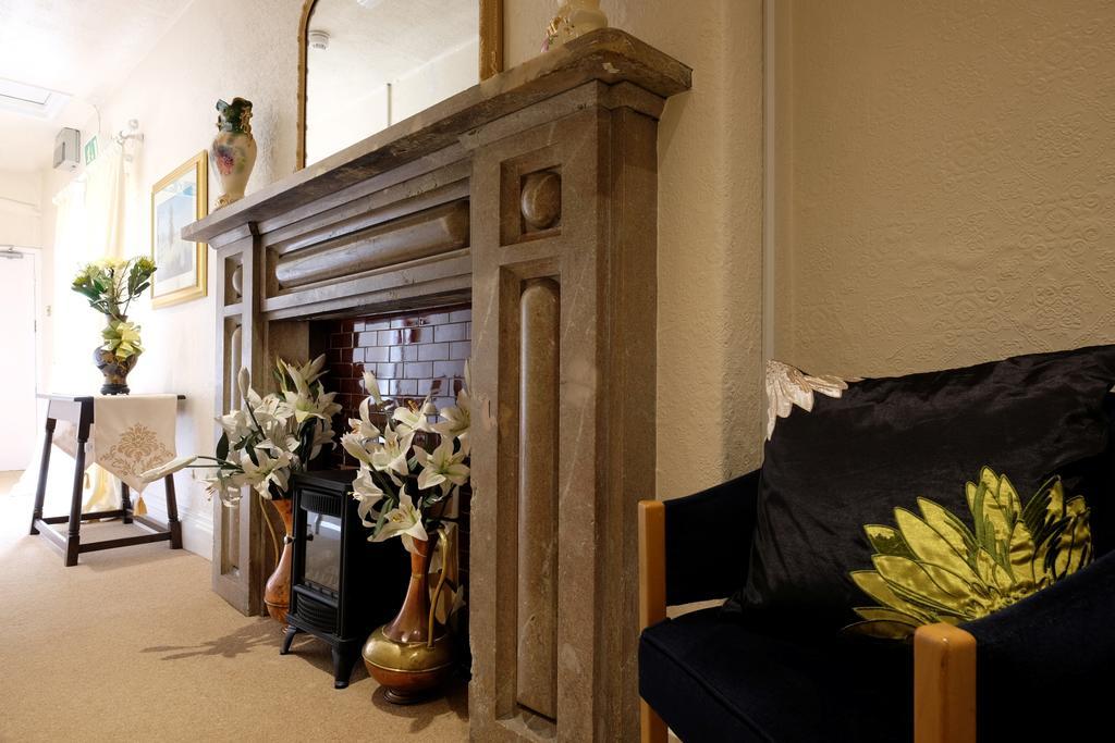 Gaskell Arms Hotel Мъч Уенлок Екстериор снимка