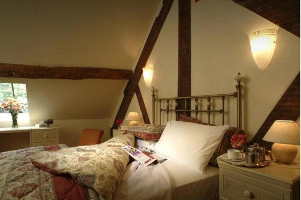Gaskell Arms Hotel Мъч Уенлок Екстериор снимка