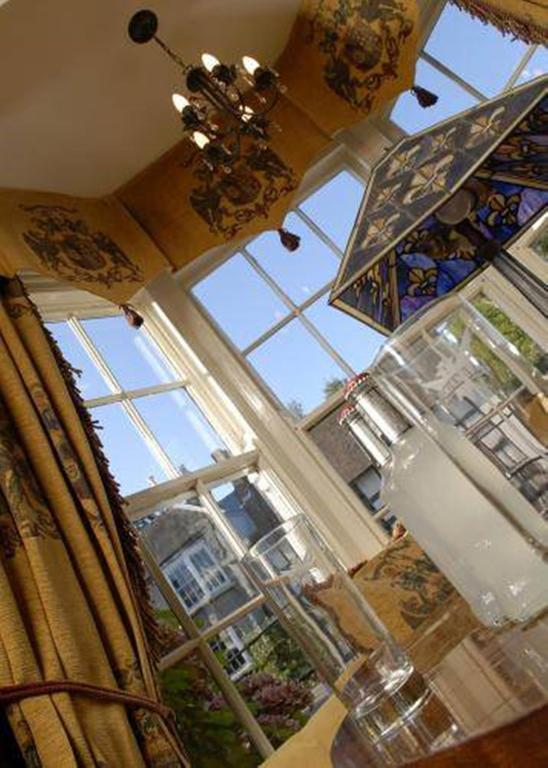 Gaskell Arms Hotel Мъч Уенлок Екстериор снимка