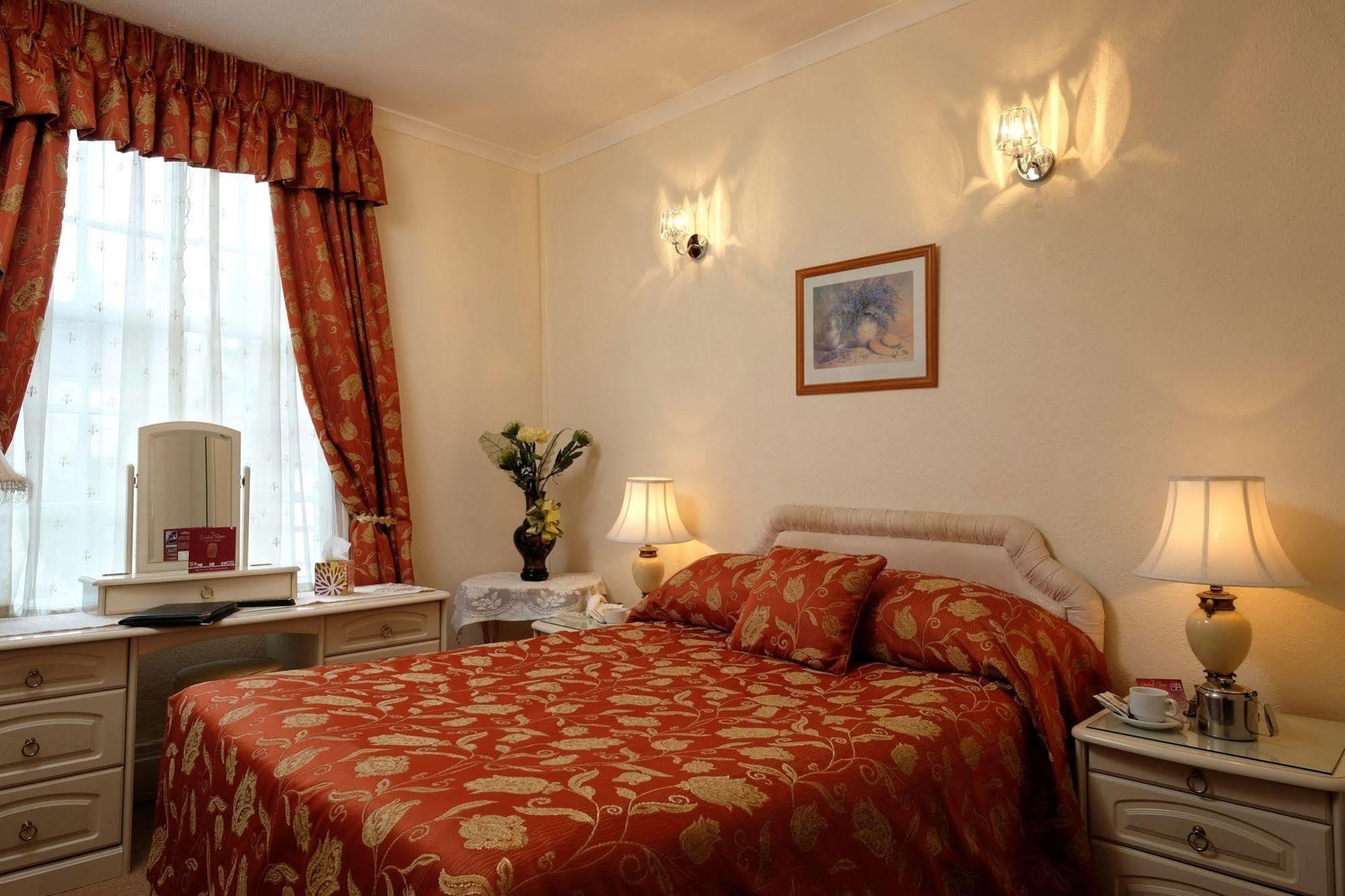 Gaskell Arms Hotel Мъч Уенлок Екстериор снимка