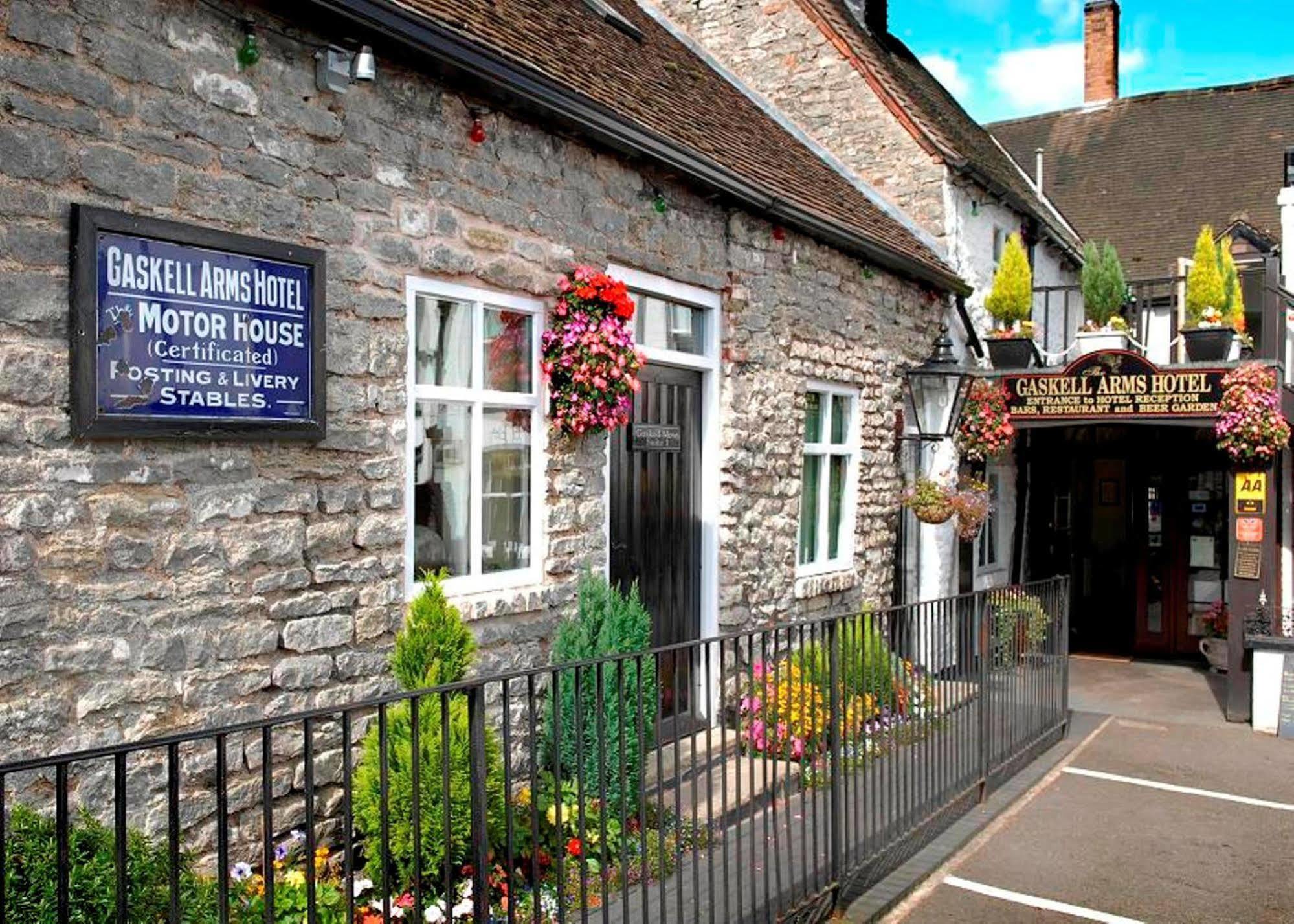 Gaskell Arms Hotel Мъч Уенлок Екстериор снимка