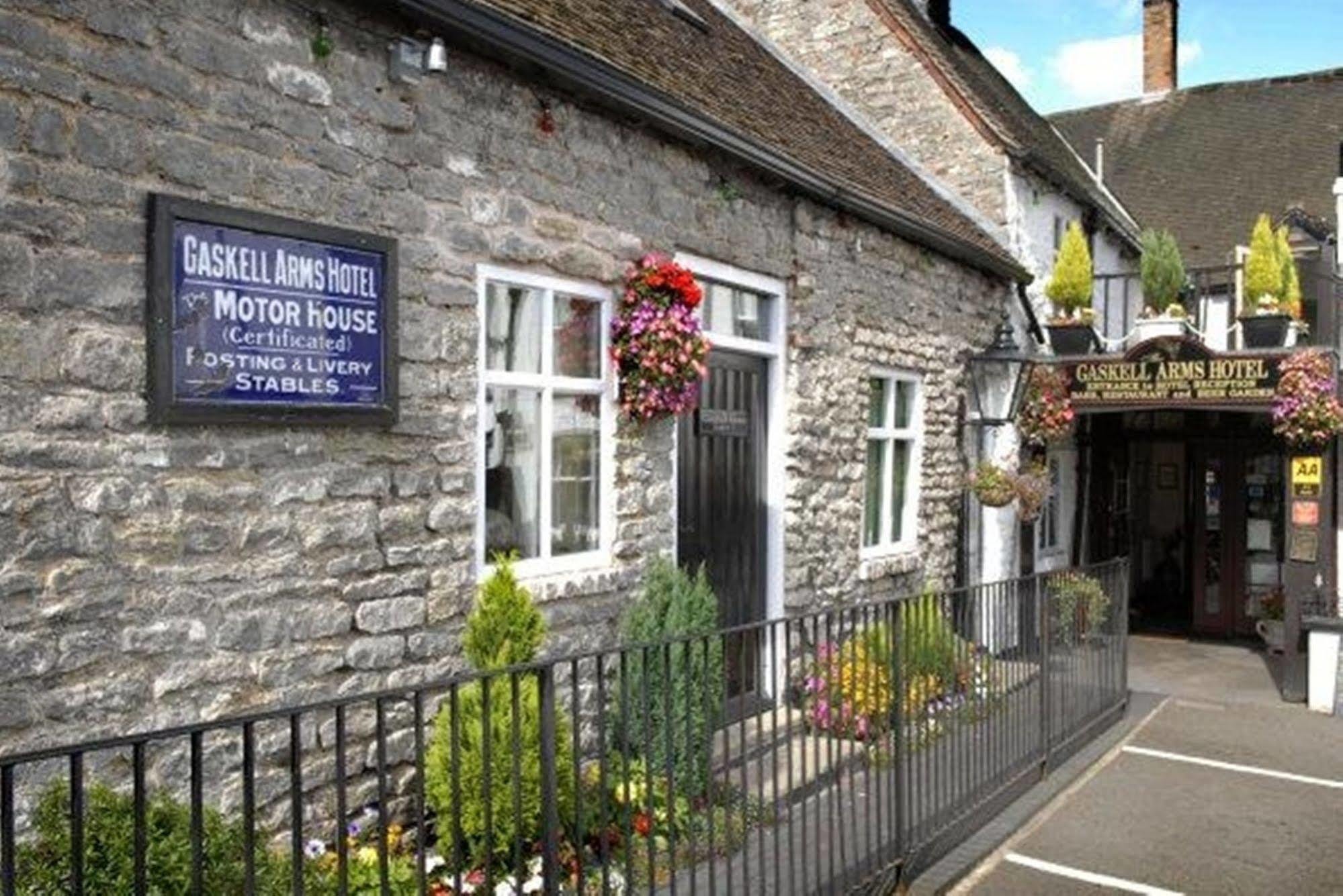 Gaskell Arms Hotel Мъч Уенлок Екстериор снимка